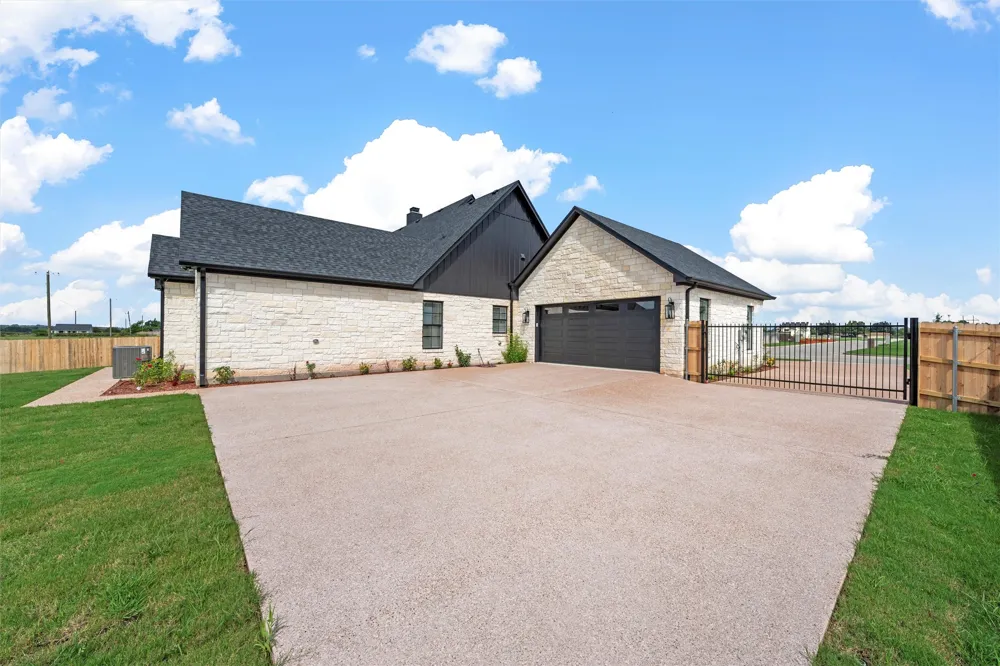 113 Water View Lane Robinson, TX 76706