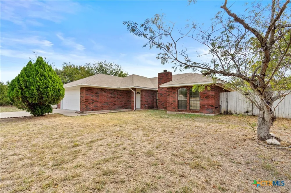 180 County Road 4933 Kempner, TX 76539