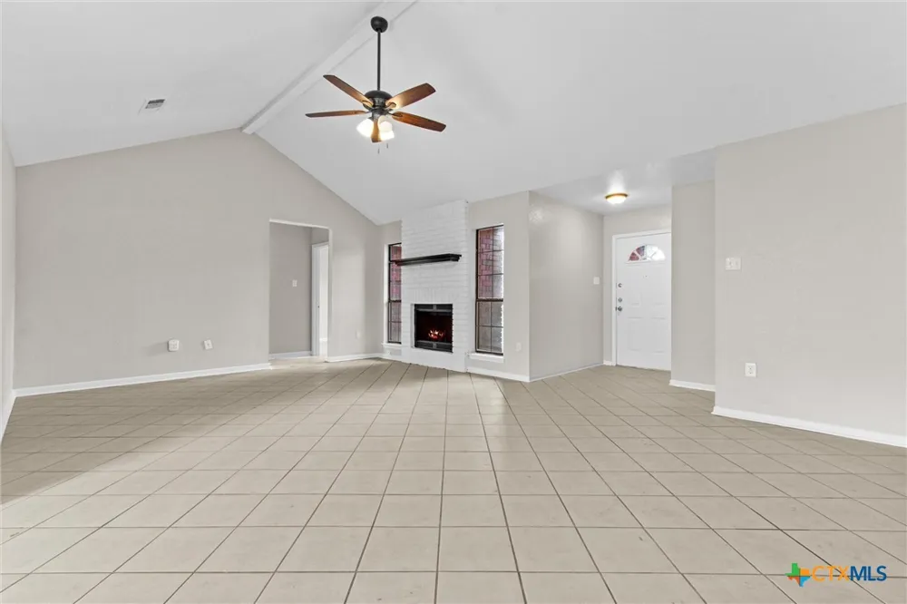 180 County Road 4933 Kempner, TX 76539