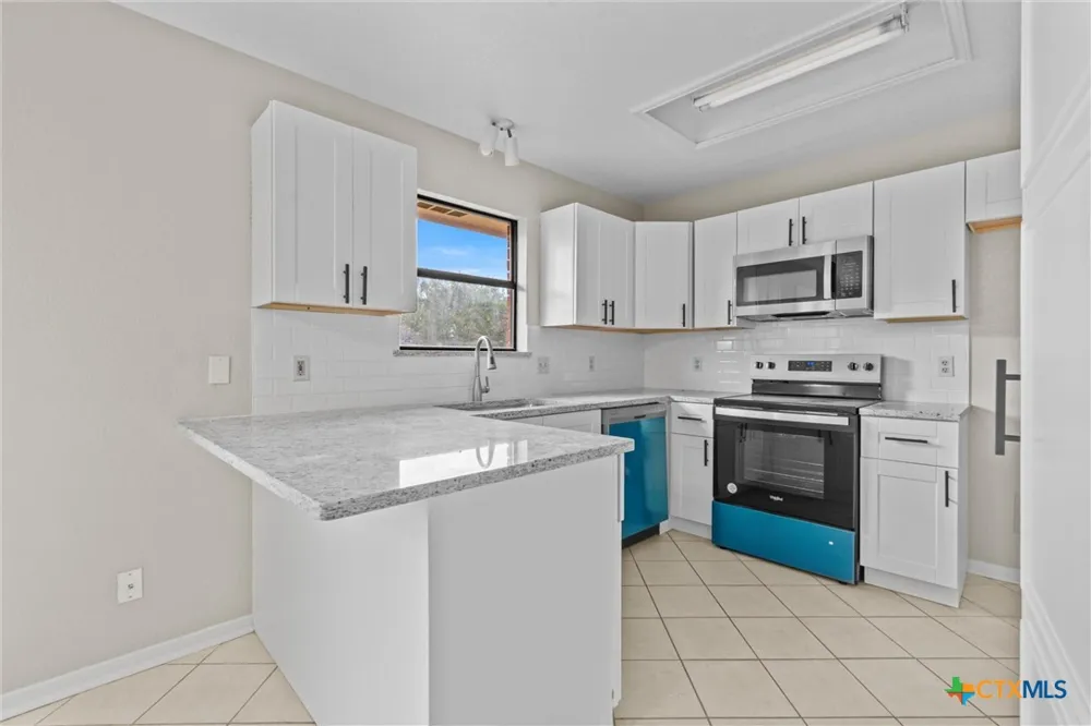 180 County Road 4933 Kempner, TX 76539