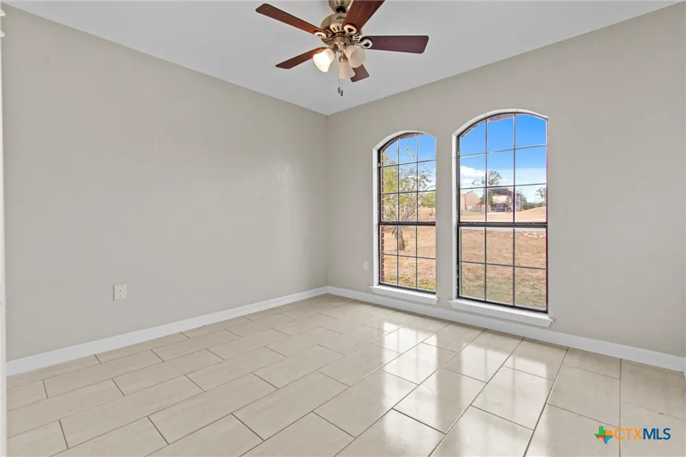 180 County Road 4933 Kempner, TX 76539
