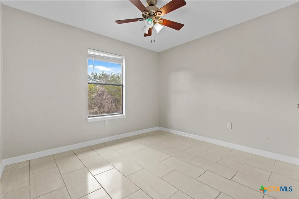 180 County Road 4933 Kempner, TX 76539