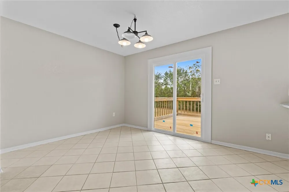 180 County Road 4933 Kempner, TX 76539