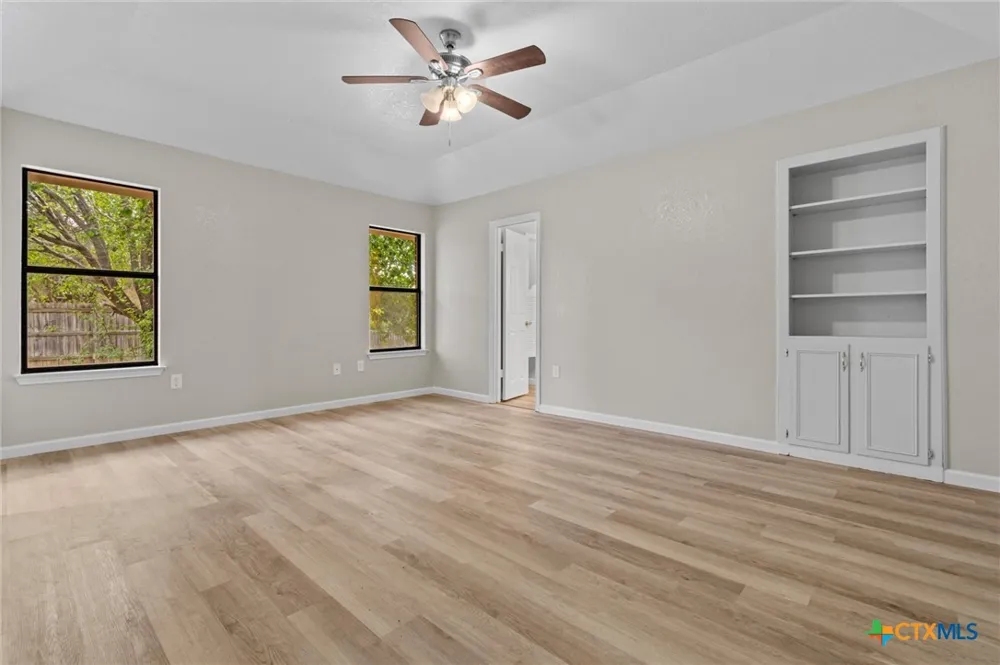 180 County Road 4933 Kempner, TX 76539