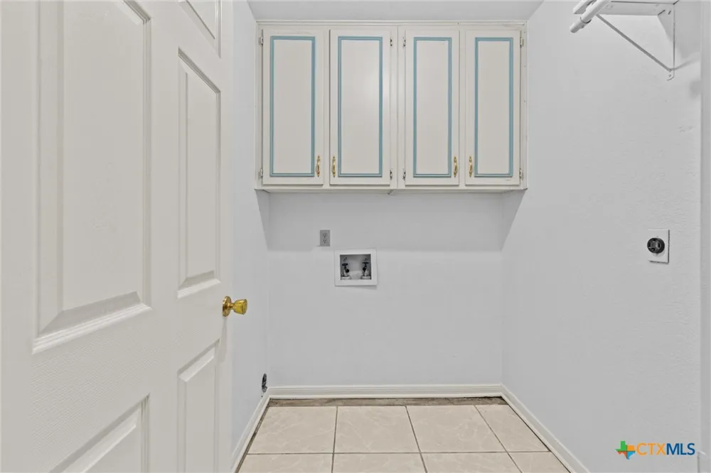 180 County Road 4933 Kempner, TX 76539