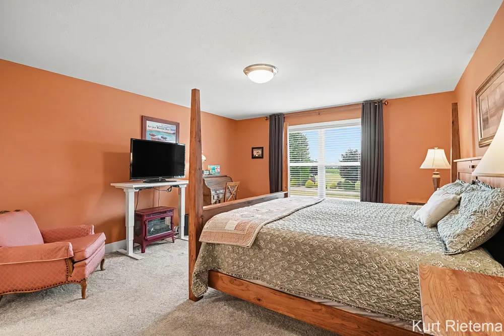 3482 S Riverwalk Drive Hamilton, MI 49419