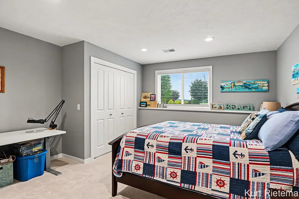 3482 S Riverwalk Drive Hamilton, MI 49419