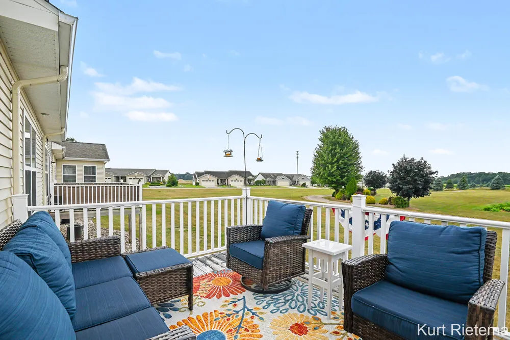 3482 S Riverwalk Drive Hamilton, MI 49419