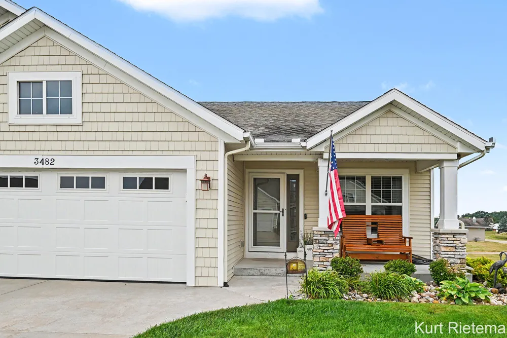 3482 S Riverwalk Drive Hamilton, MI 49419