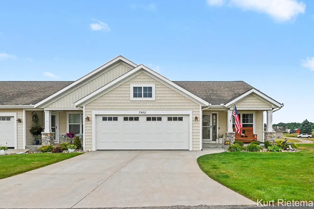 3482 S Riverwalk Drive Hamilton, MI 49419