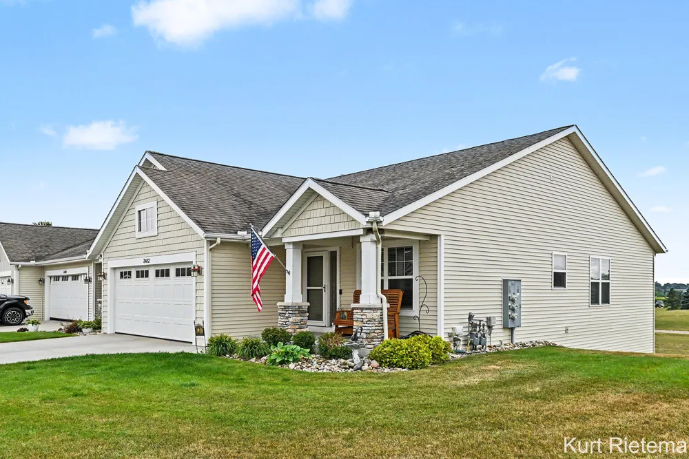 3482 S Riverwalk Drive Hamilton, MI 49419