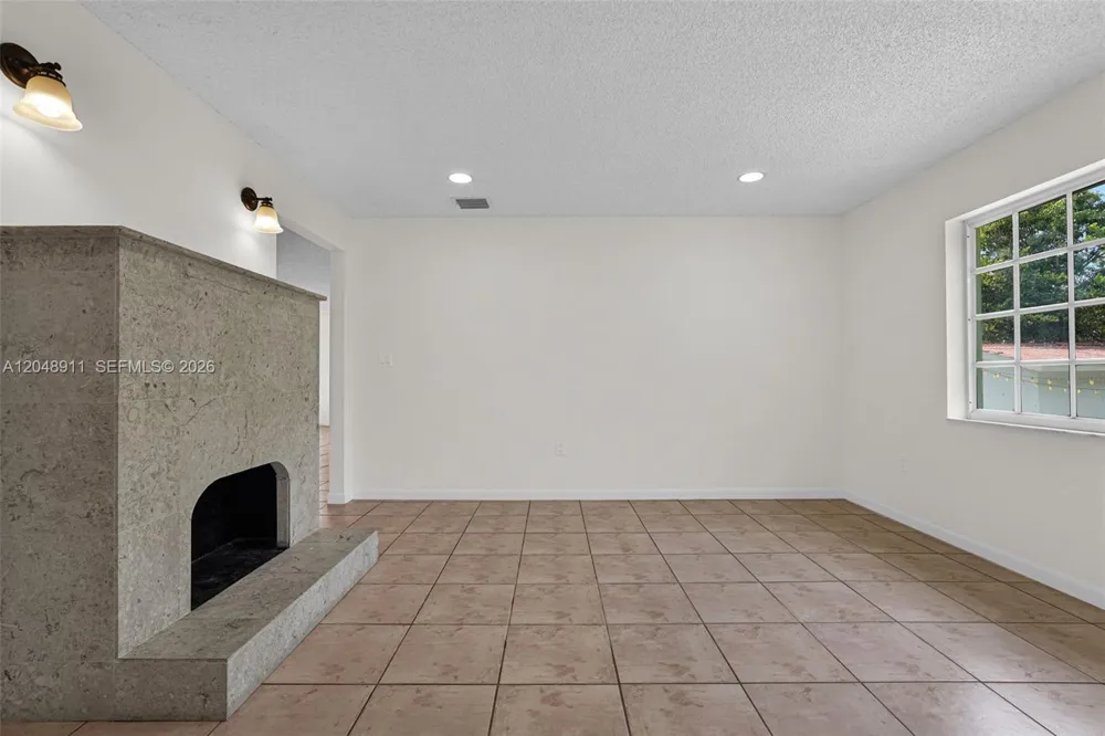 19200 SW 216th St Miami, FL 33170