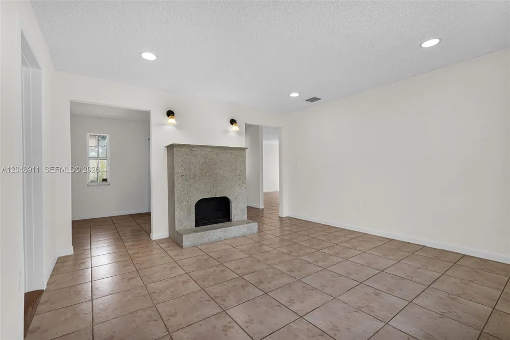 19200 SW 216th St Miami, FL 33170