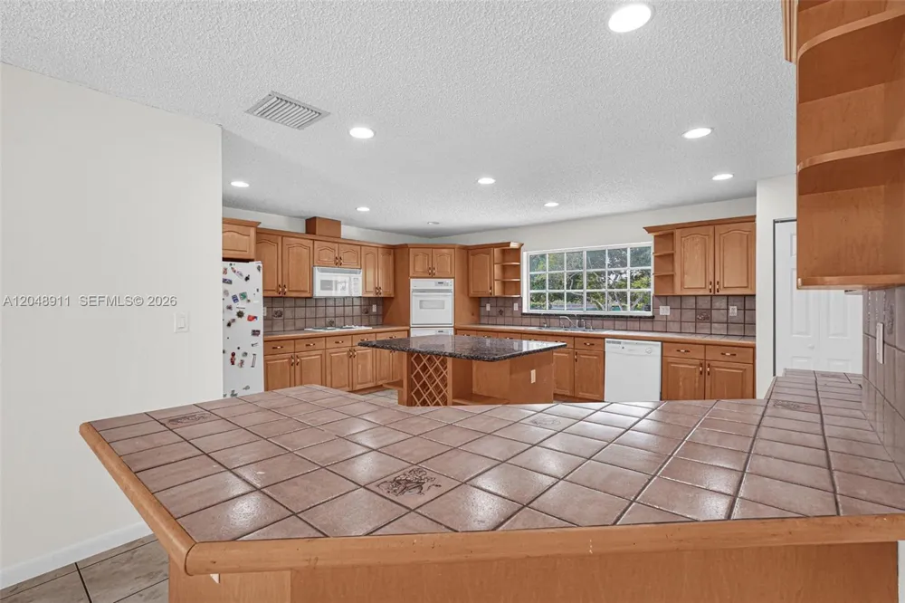 19200 SW 216th St Miami, FL 33170