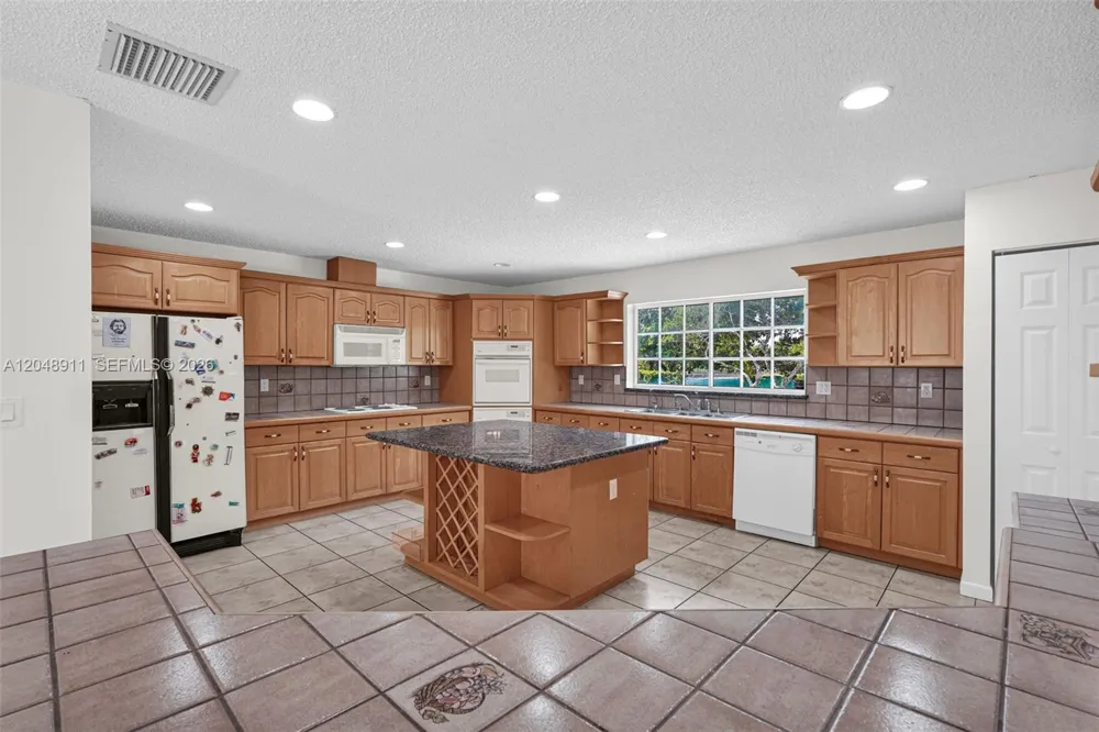 19200 SW 216th St Miami, FL 33170