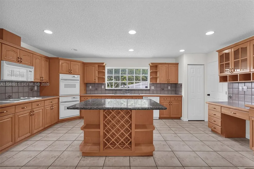 19200 SW 216th St Miami, FL 33170
