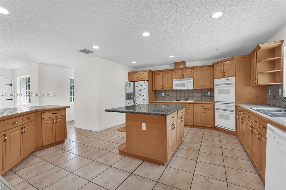 19200 SW 216th St Miami, FL 33170