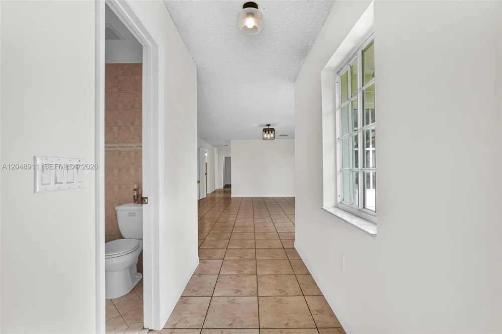 19200 SW 216th St Miami, FL 33170