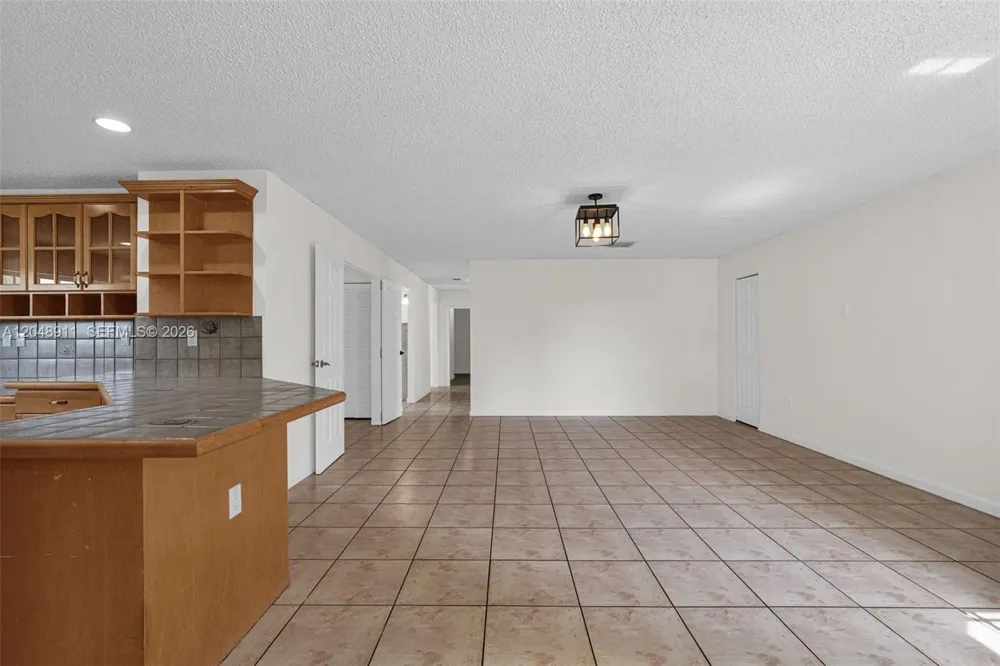 19200 SW 216th St Miami, FL 33170