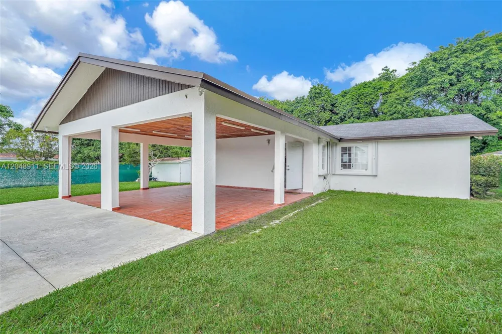 19200 SW 216th St Miami, FL 33170