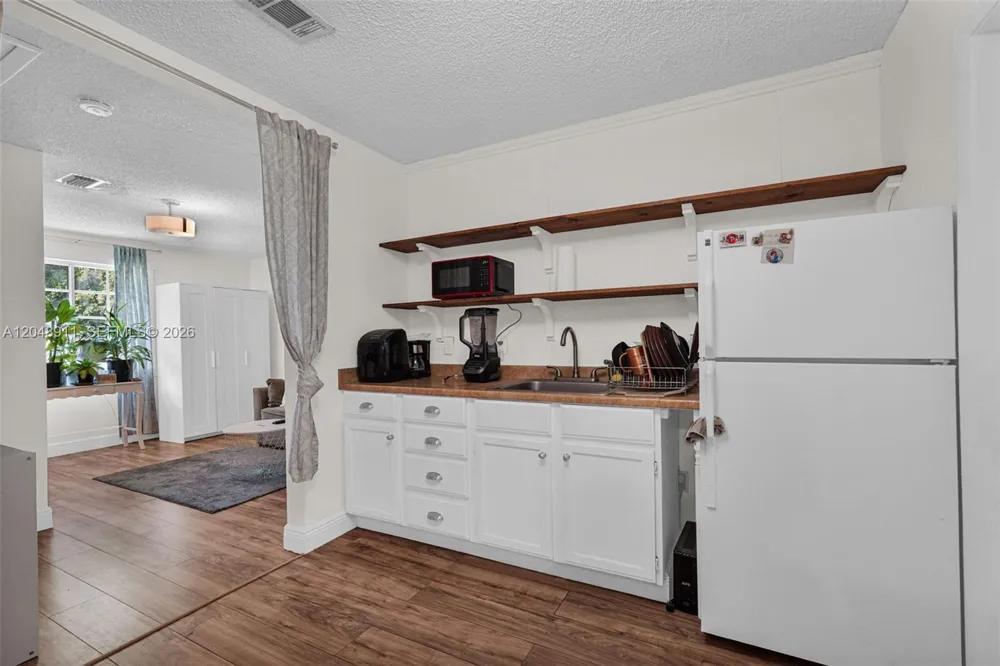 19200 SW 216th St Miami, FL 33170