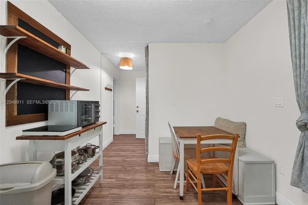 19200 SW 216th St Miami, FL 33170