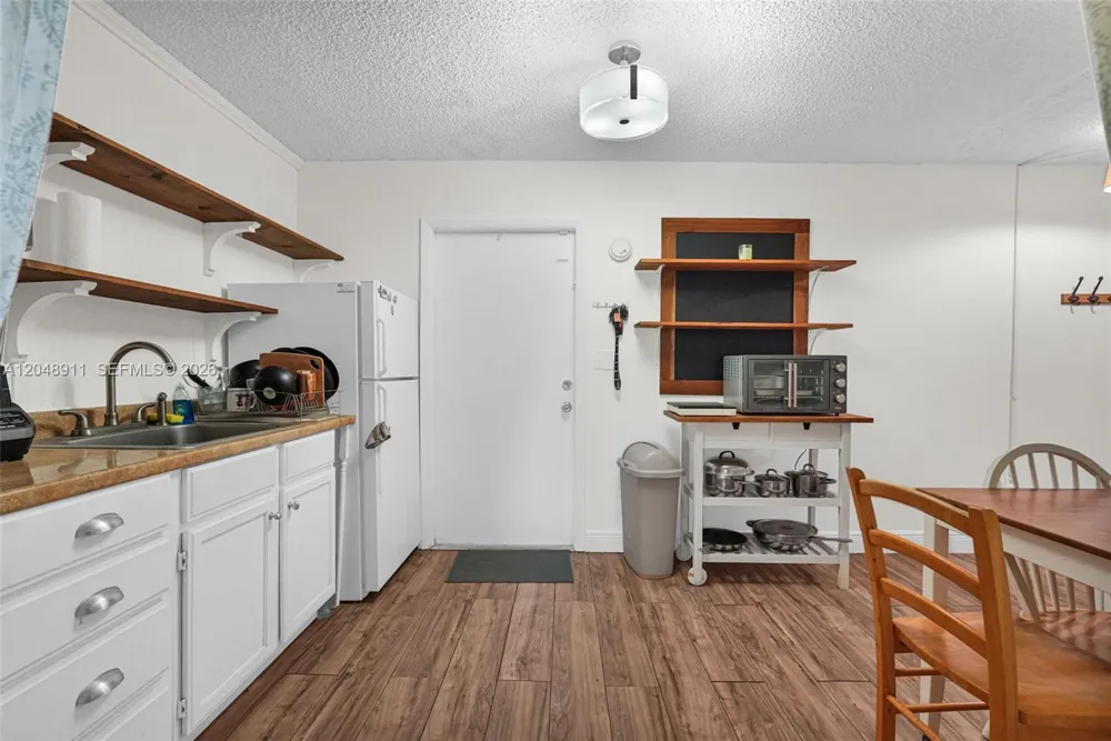 19200 SW 216th St Miami, FL 33170