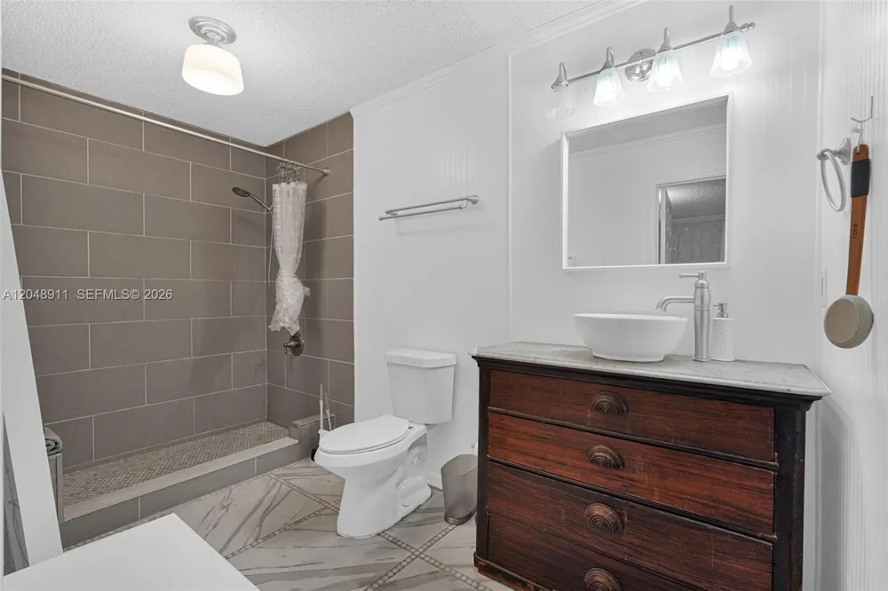 19200 SW 216th St Miami, FL 33170