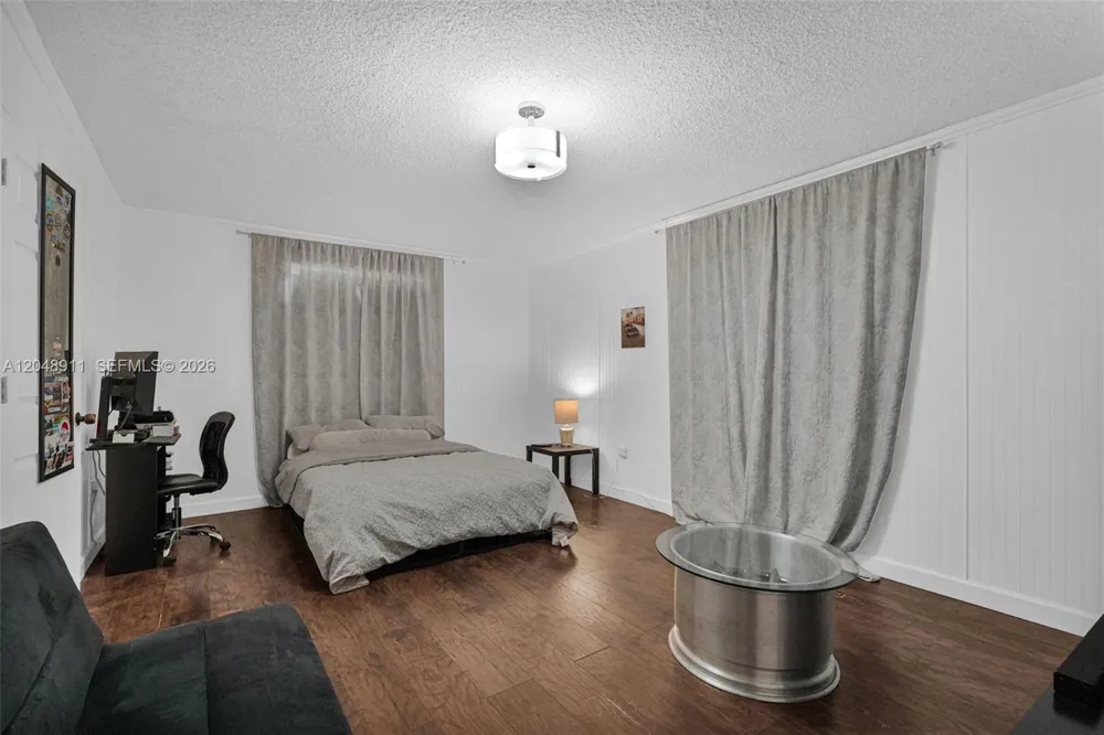 19200 SW 216th St Miami, FL 33170