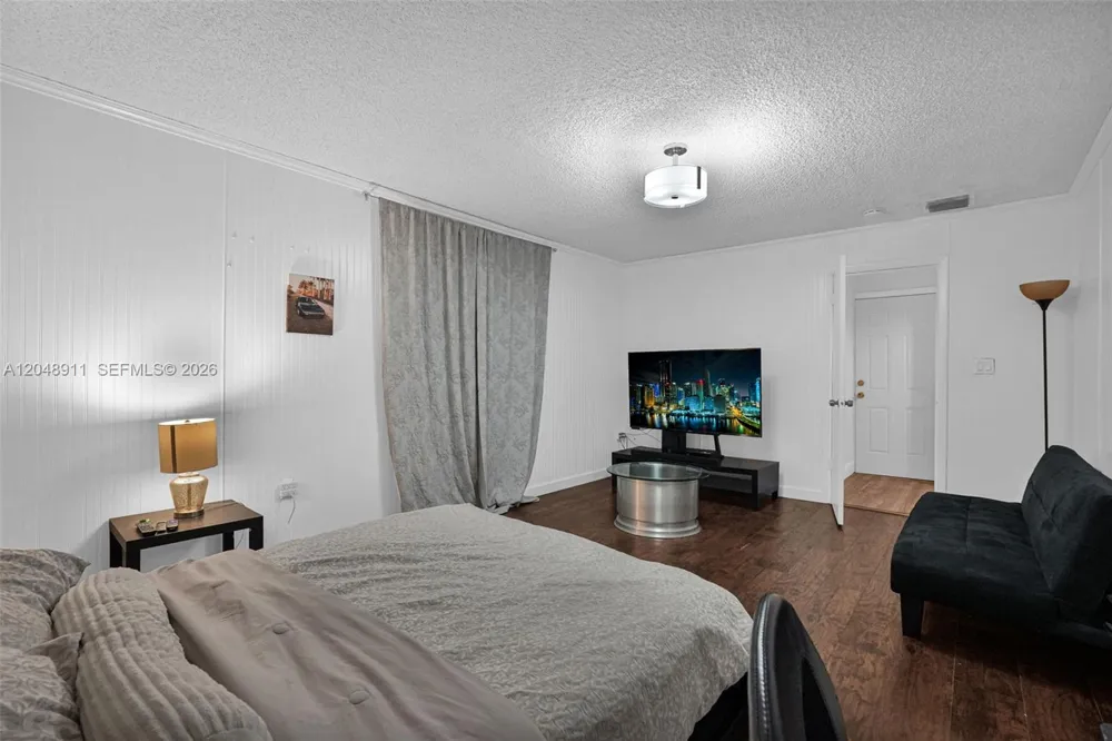 19200 SW 216th St Miami, FL 33170