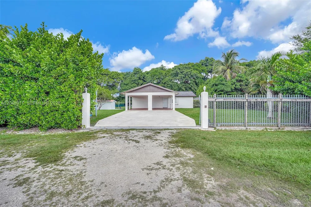 19200 SW 216th St Miami, FL 33170