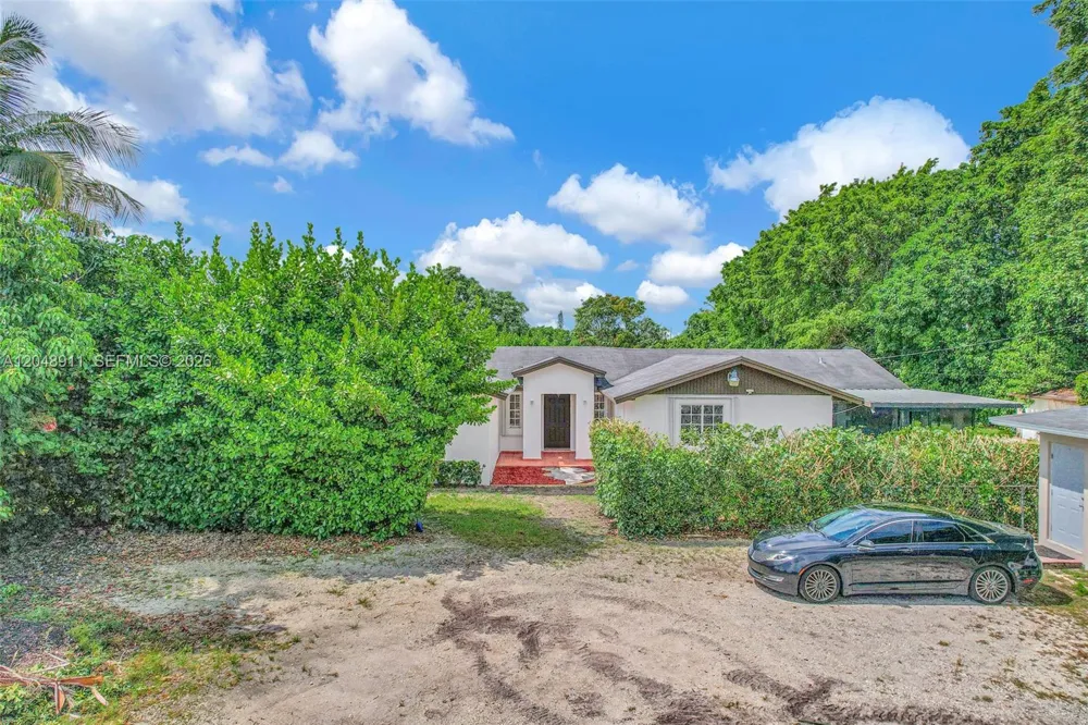 19200 SW 216th St Miami, FL 33170