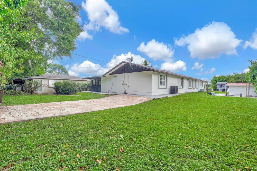 19200 SW 216th St Miami, FL 33170