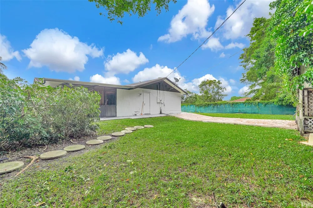 19200 SW 216th St Miami, FL 33170