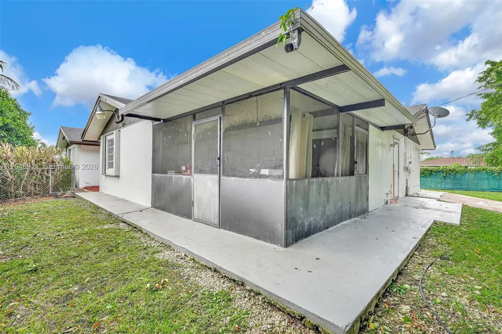 19200 SW 216th St Miami, FL 33170