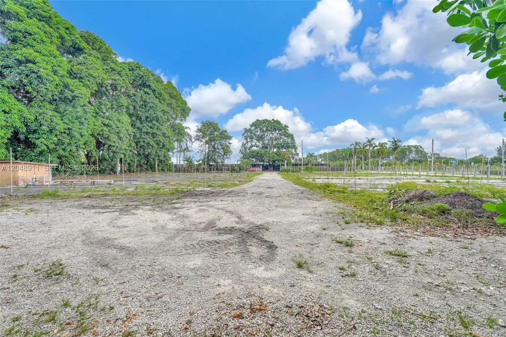 19200 SW 216th St Miami, FL 33170