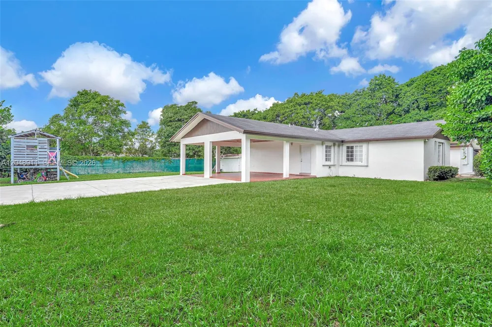 19200 SW 216th St Miami, FL 33170