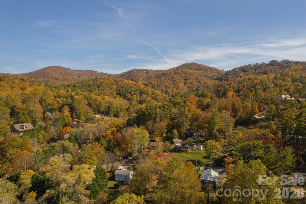 13 Bassett Road Asheville, NC 28804