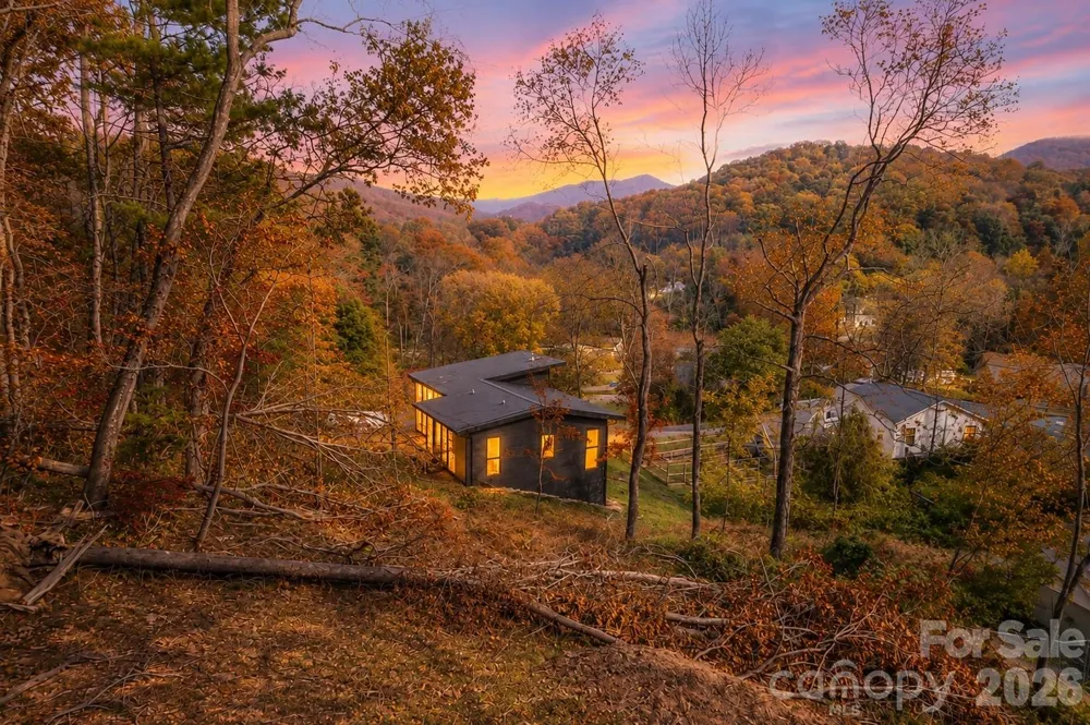 13 Bassett Road Asheville, NC 28804