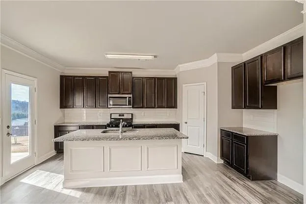 6811 Lancaster Crossing Flowery Branch, GA 30542