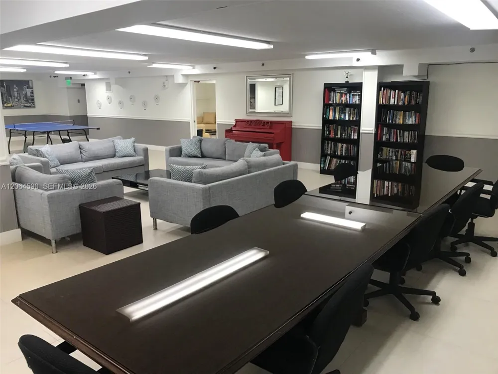 100 Lincoln Rd #1424 Miami Beach, FL 33139