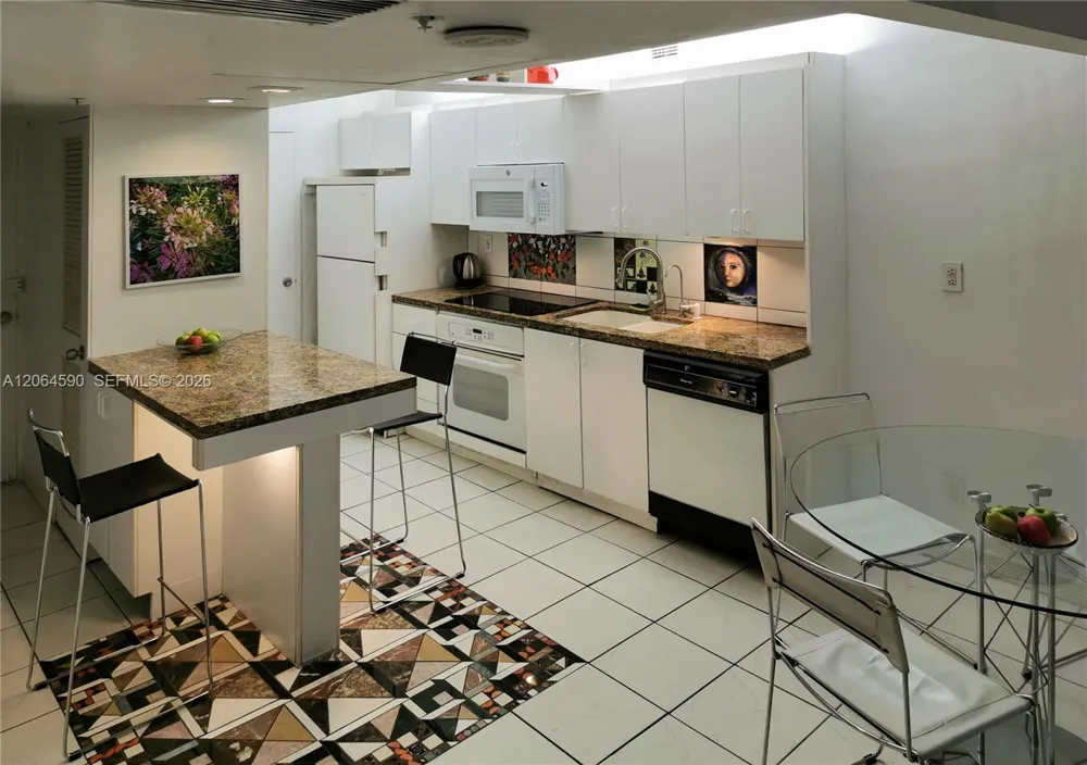 100 Lincoln Rd #1424 Miami Beach, FL 33139