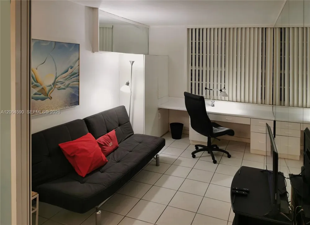 100 Lincoln Rd #1424 Miami Beach, FL 33139