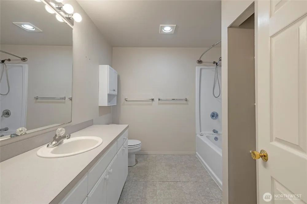 6387 NW Aileron Court Silverdale, WA 98383