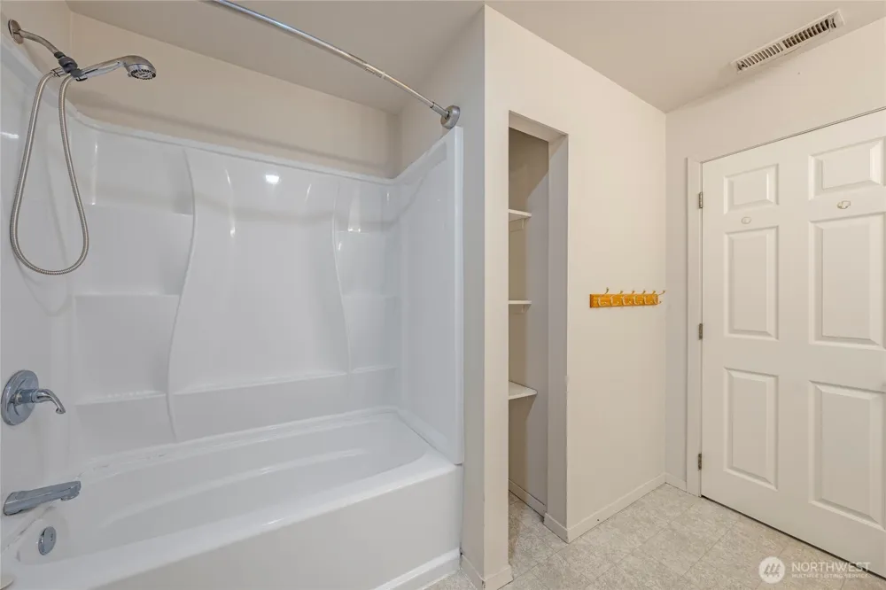 6387 NW Aileron Court Silverdale, WA 98383