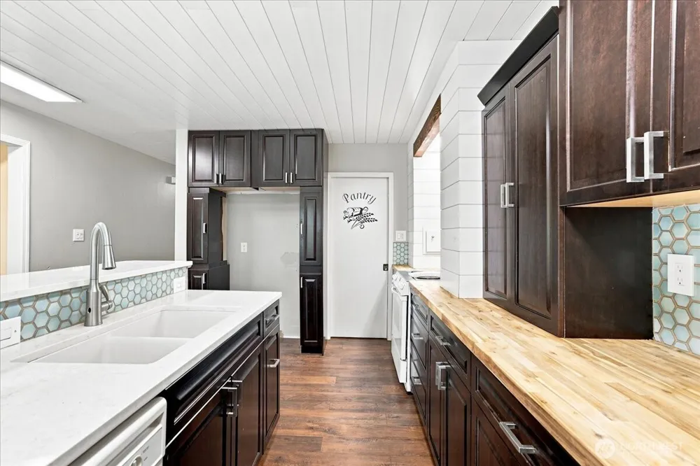 2425 Archwood Drive Longview, WA 98632