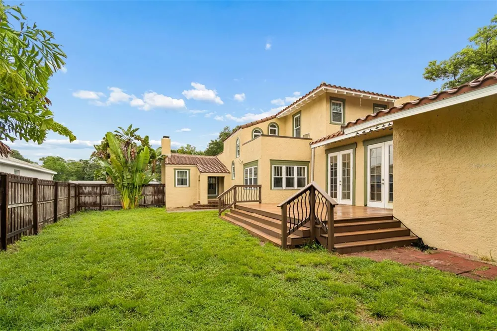 2518 GRANADA CIRCLE E St Petersburg, FL 33712
