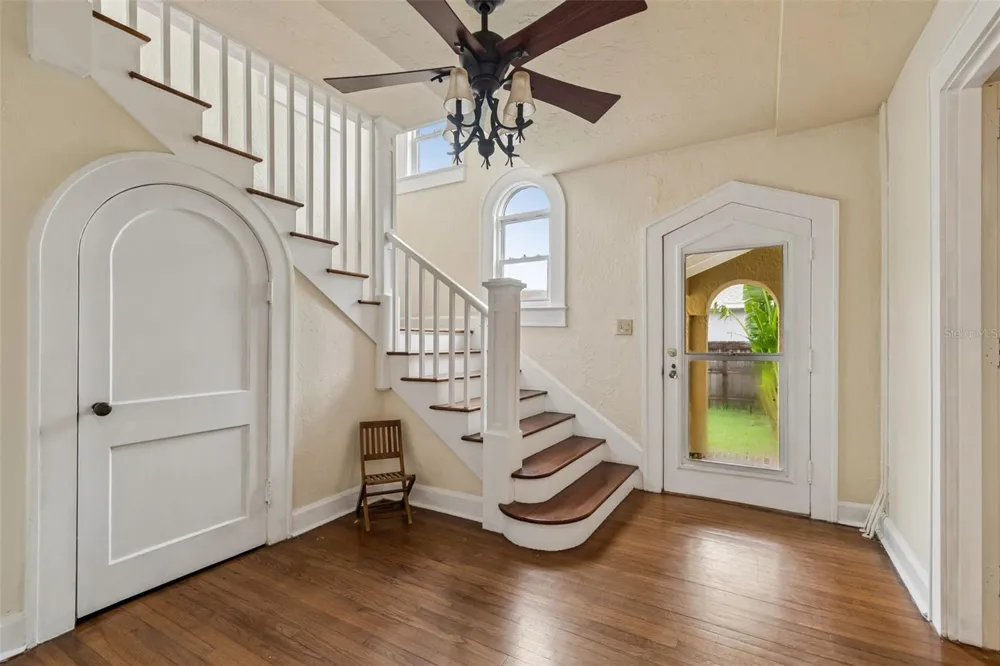 2518 GRANADA CIRCLE E St Petersburg, FL 33712