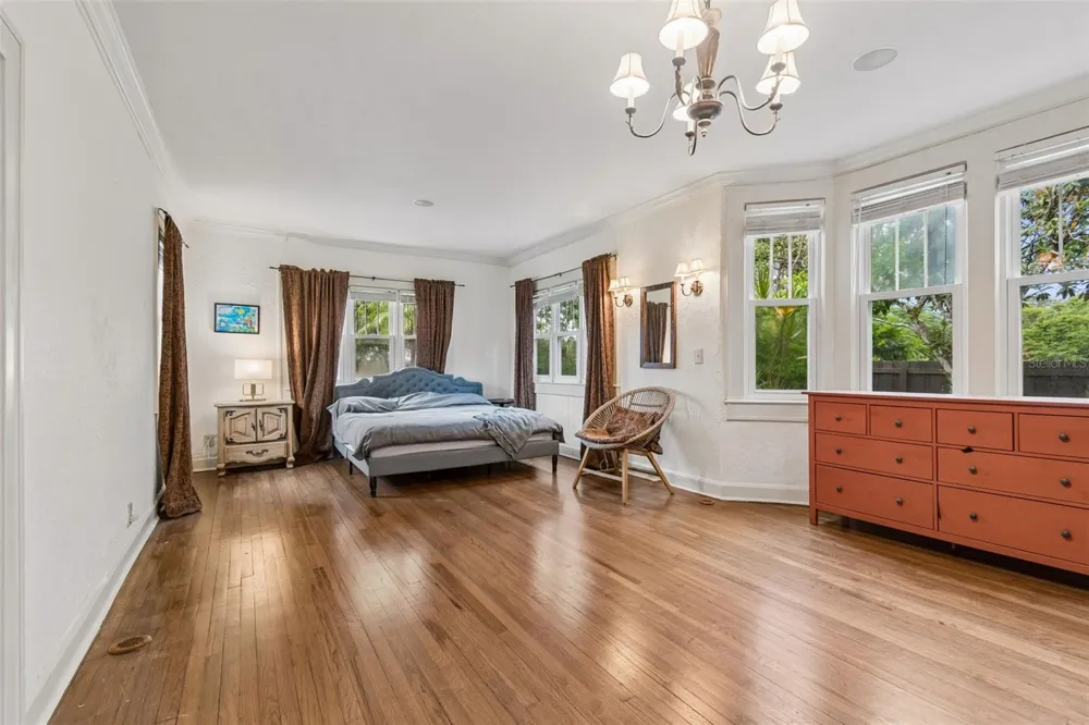 2518 GRANADA CIRCLE E St Petersburg, FL 33712