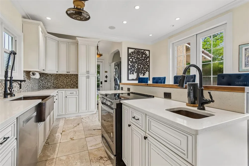 2518 GRANADA CIRCLE E St Petersburg, FL 33712